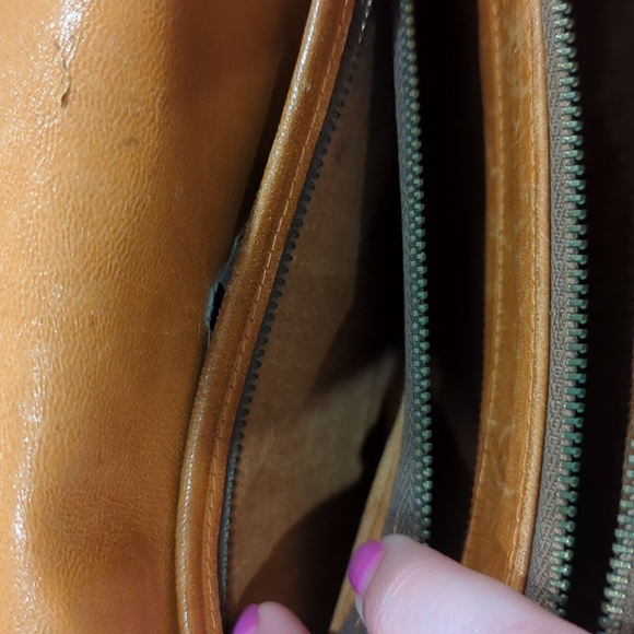 Gaitan Vintage Tooled Leather Purse - Picture 11 of 16